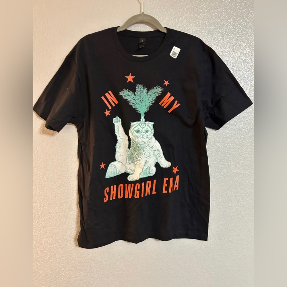 Women’s black white red green cat graphic t shirt size large